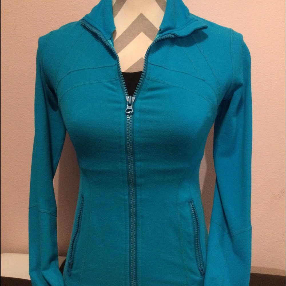 Lululemon define jacket size 6.